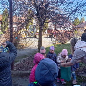 Zdobení velikonočního stromu